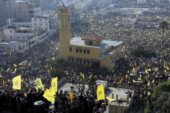 Miles de palestinos celebraron el 48 aniversario de Al Fatah en Gaza