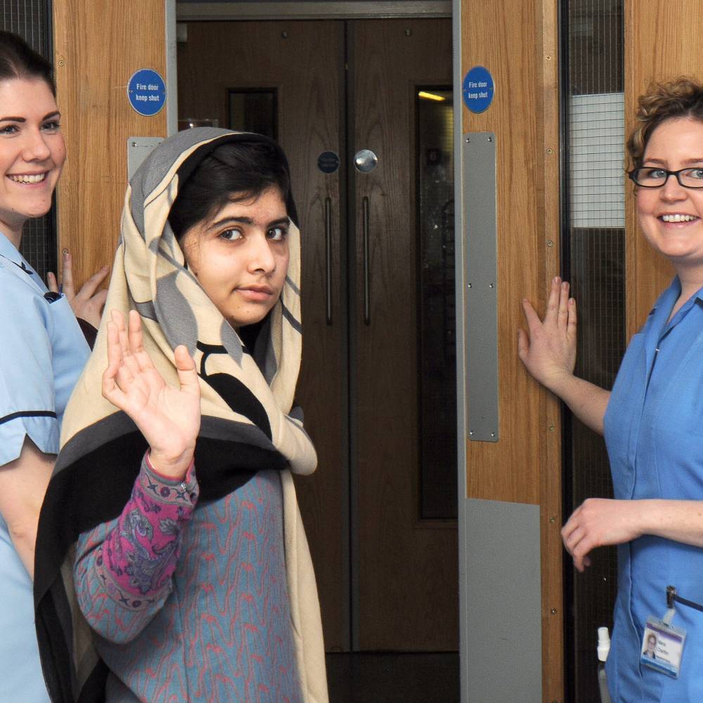 Malala salió del hospital a tres meses del ataque de talibanes