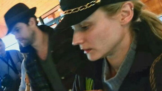 Furor causó en redes sociales visita a Chile de actores Joshua Jackson y Diane Kruger