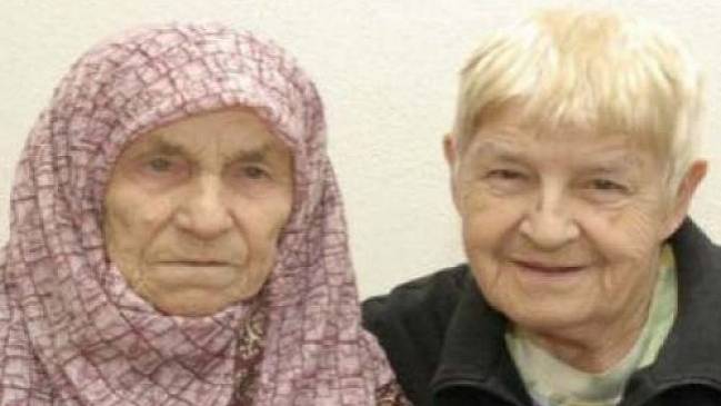 Dos hermanas se reencontraron gracias a Facebook tras 72 años separadas
