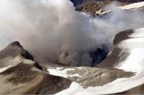 Autoridades mantienen monitoreo en el Volcán Copahue