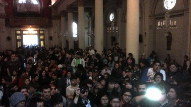 Manifestantes protestaron en Punta Arenas por muerte de perros