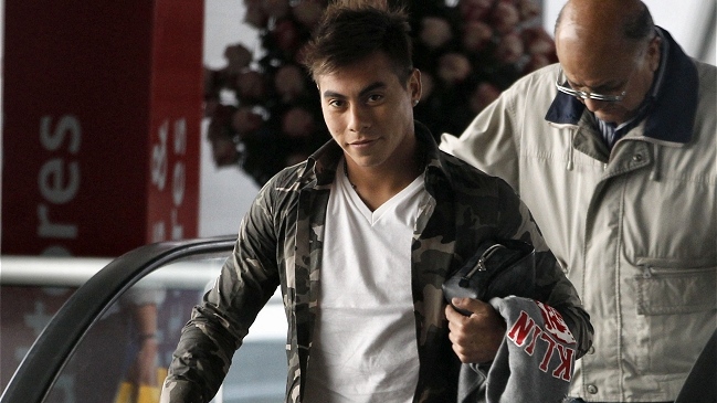 Napoli confirmó préstamo de Eduardo Vargas a Gremio