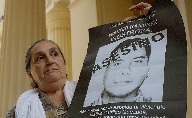 Mamá de Matías Catrileo: Mantener a un asesino en Carabineros es una falta moral