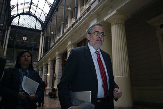 Consejo de Rectores: Beyer traspasó las barreras del respeto