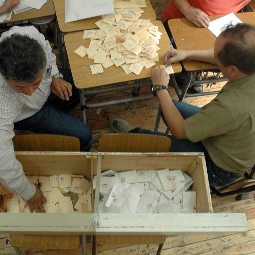 PNUD: Sólo el nueve por ciento de los chilenos confía en los partidos