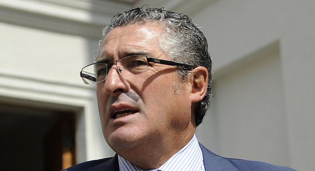 Senador DC: La ofensiva UDI contra Raúl Castro complicará al Gobierno