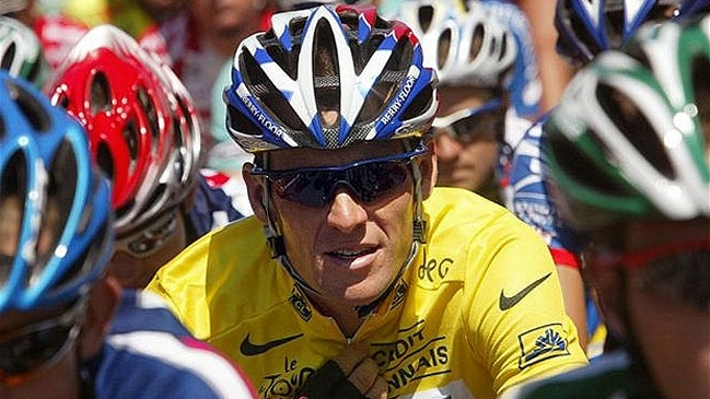 Broma en biblioteca ubicó libros de Lance Armstrong en sección de ficción