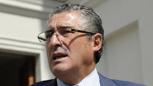 Senador DC: La ofensiva UDI contra Raúl Castro complicará al Gobierno