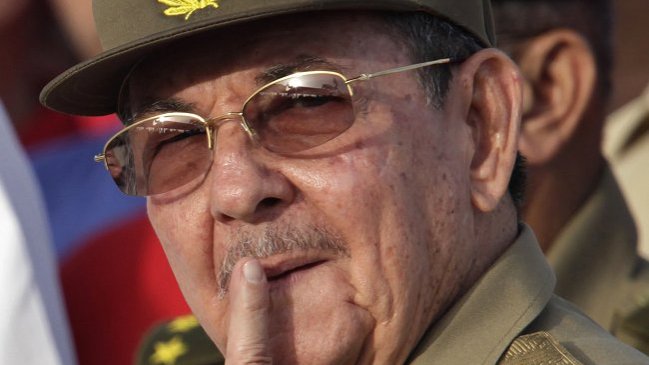 Canciller Moreno desestimó efectos de la arremetida UDI contra Raúl Castro