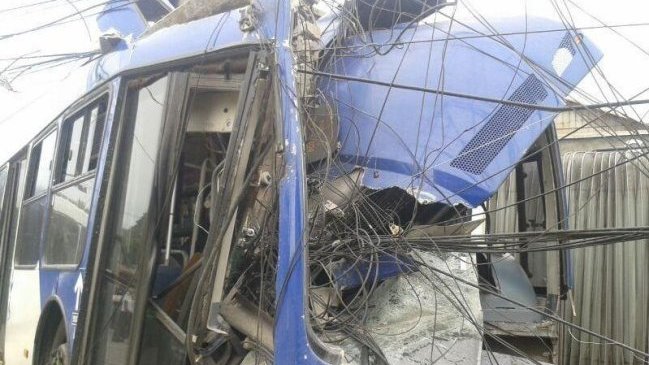 Accidente de tránsito involucró a dos buses del Transantiago en La Granja