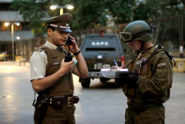 Ladrón quedó grave tras caer del techo de la tienda que robaba en San Miguel