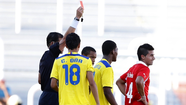 Chile apeló por tarjeta roja que recibió Bryan Rabello ante Ecuador