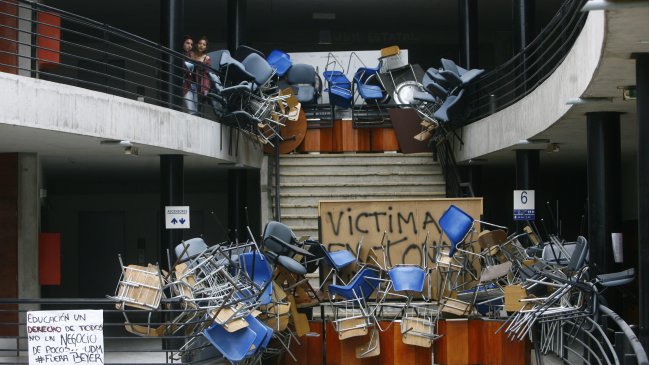 Alumnos de la U. del Mar se tomaron la sede de Maipú