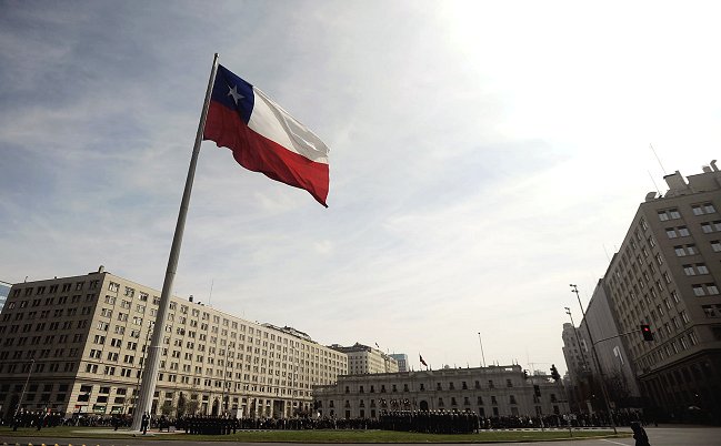 Agencia Fitch mantuvo en 