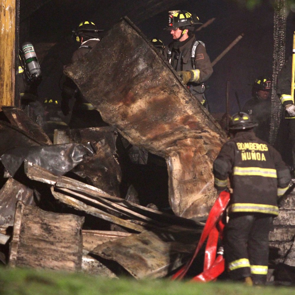 Un hombre murió en incendio de viviendas en Maipú