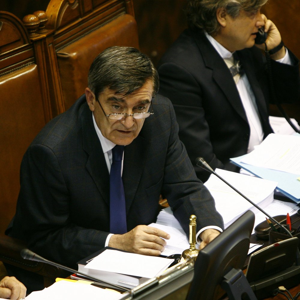 Escalona: La UDI da excusas infantiles para rechazar la reforma al binominal