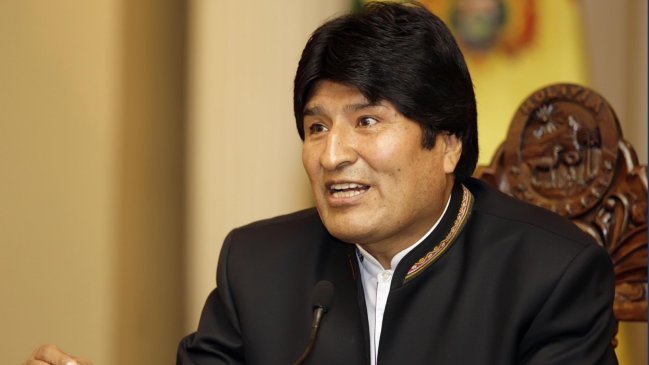 Evo Morales desayunó con organizaciones sociales en hotel de Santiago