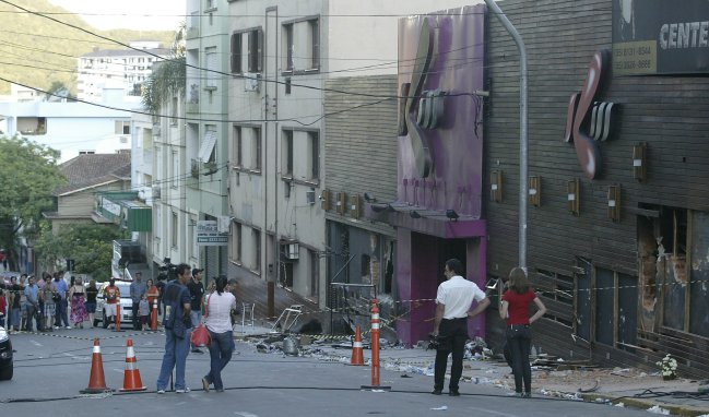 Experto e incendio en Brasil: Hay leyes que no privilegian la seguridad de las personas