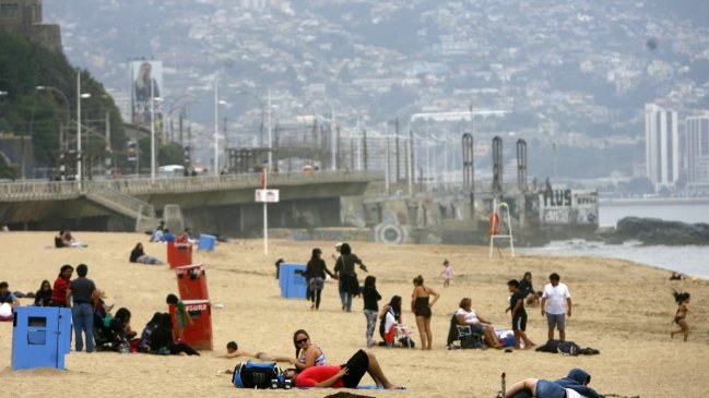 Meteorología atribuyó a fenómeno puntual nubosidad en Santiago