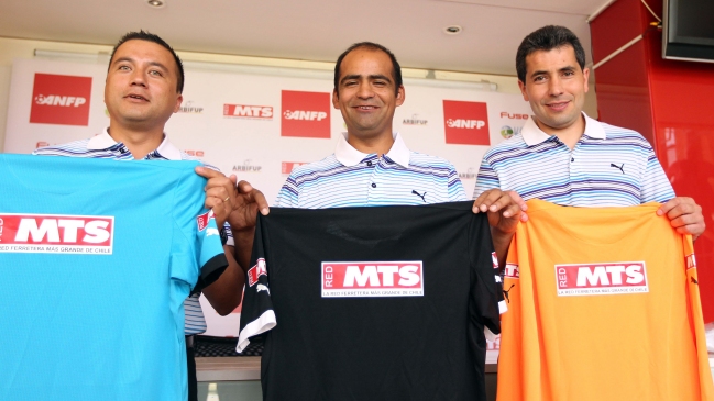 Los árbitros hicieron lanzamiento oficial de la publicidad en su indumentaria