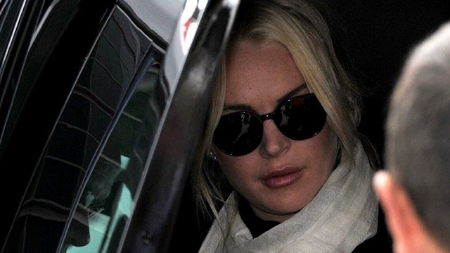 Lindsay Lohan irá a tribunal tras excusar enfermedad y ser sorprendida de compras