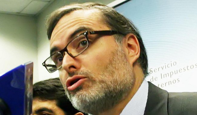 Funcionarios del SII acudieron a la Contraloría contra su director