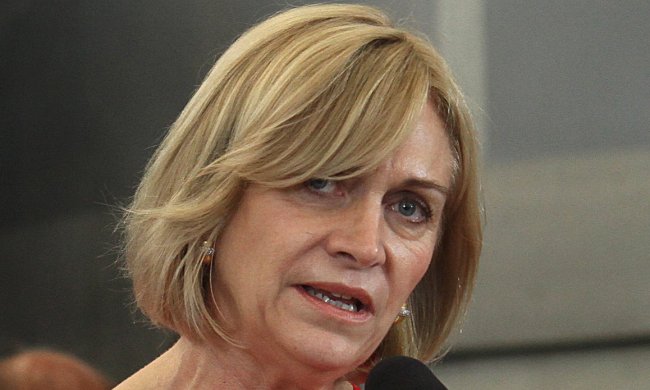 Ministra Matthei: Marta Isasi es ignorante y miente