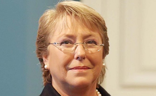 Encuesta CERC y elección presidencial: Bachelet obtiene un 56 por ciento de apoyo y Golborne 25