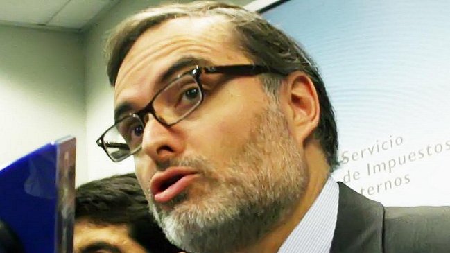 Funcionarios del SII acudieron a la Contraloría contra su director