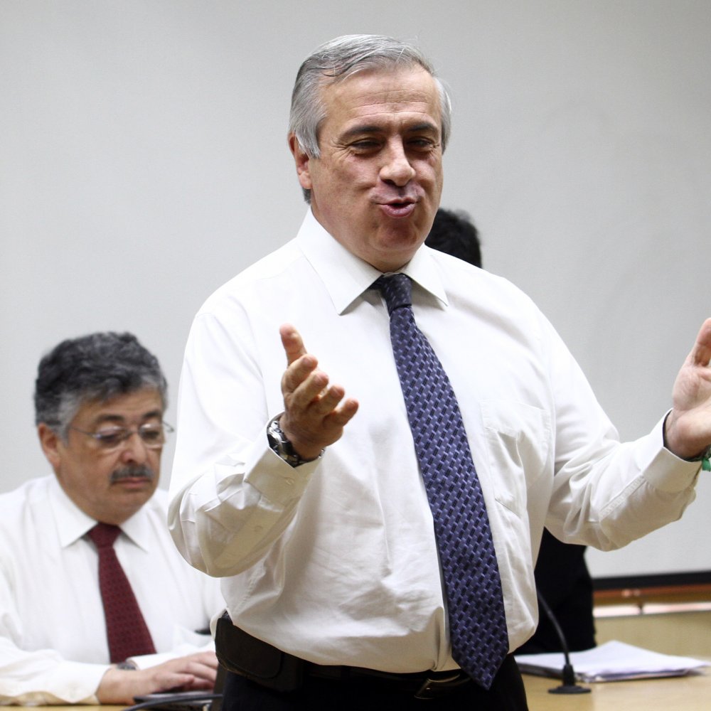 Minsal confirmó postergación de entrega de los hospitales de La Florida y Maipú