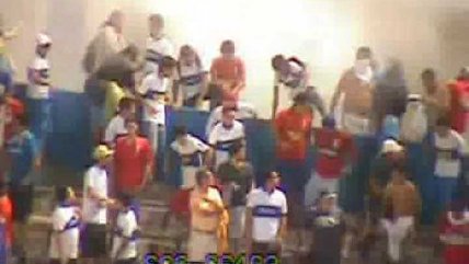 Cámara de seguridad entregó nueva visión de incidentes entre barristas de la UC y Carabineros