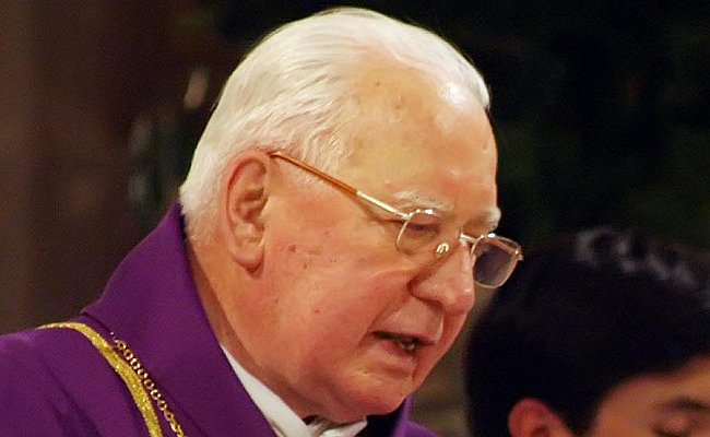 Cardenal Medina calificó la homosexualidad como una 