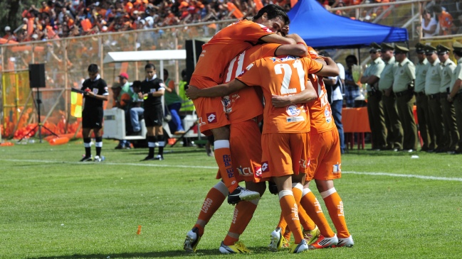 Cobreloa se despidió del Municipal de Calama con una goleada sobre Iquique