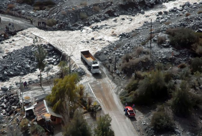 Una persona murió al volcar una camioneta en San José de Maipo