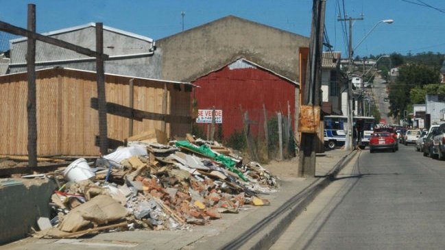 Dirigenta de vecinos refutó al Minvu: Proceso de reconstrucción 