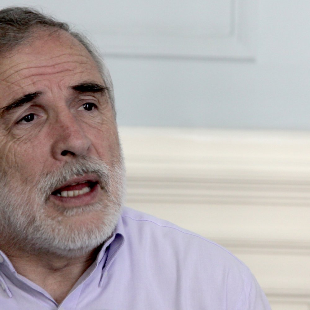 Carlos Montes: Pereira debió, al menos, ser suspendido como director del SII