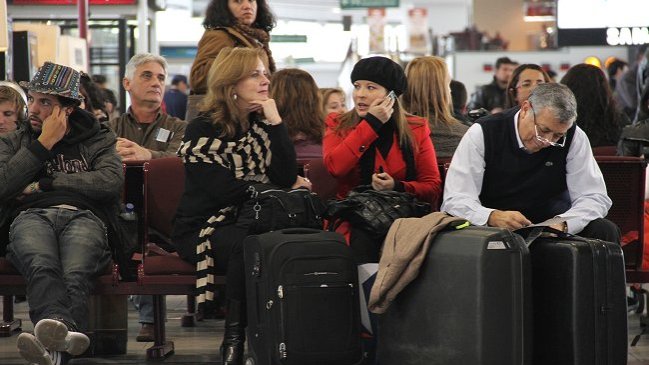 Conadecus culpó a aerolíneas y al Gobierno por colapso en el aeropuerto