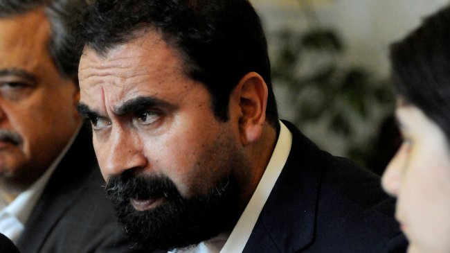 Diputado Hugo Gutiérrez: Los cánticos de la Armada son aberrantes