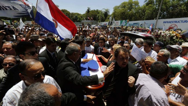 El Congreso paraguayo despidió a Lino Oviedo