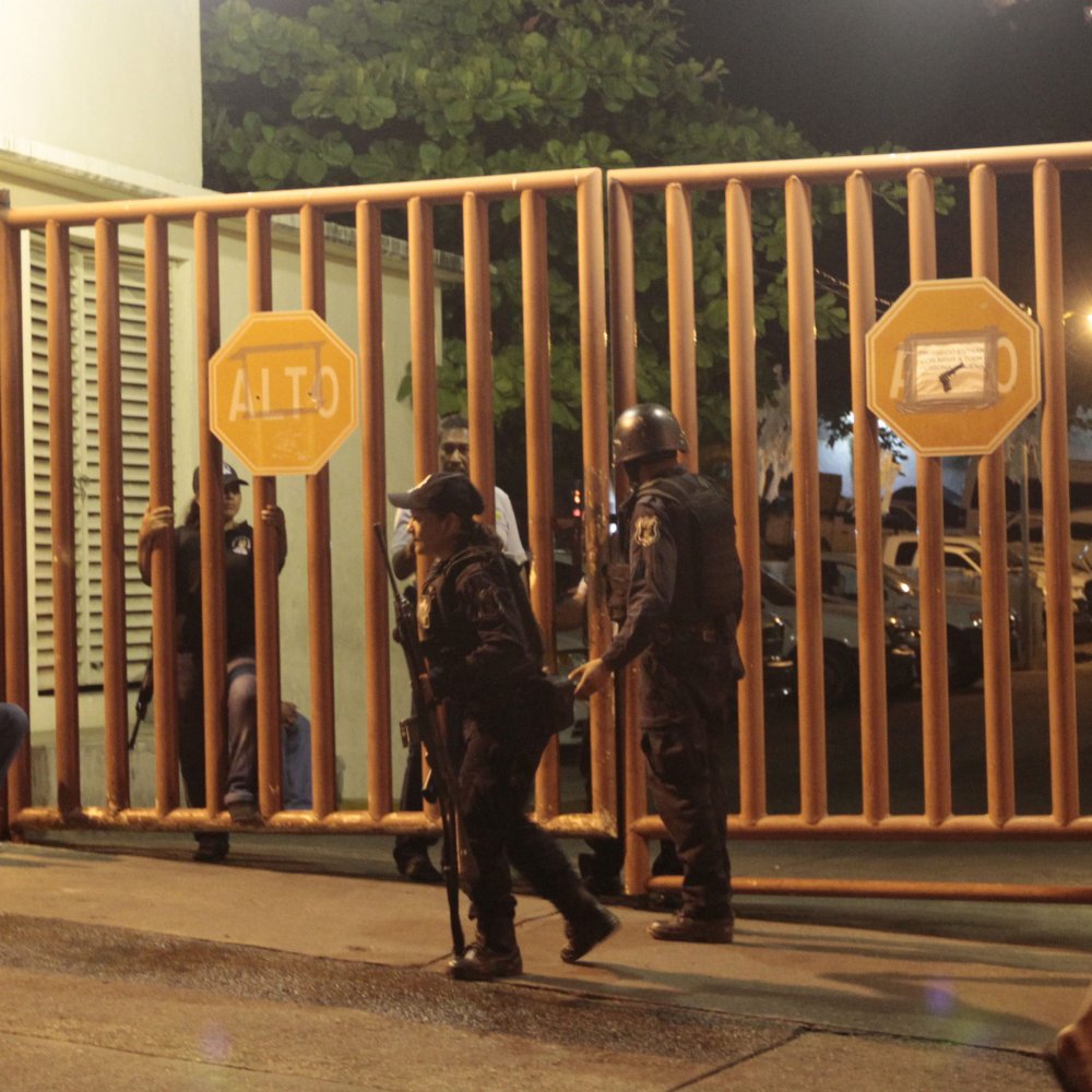 Interrogan a ocho personas por violación de turistas españolas en Acapulco