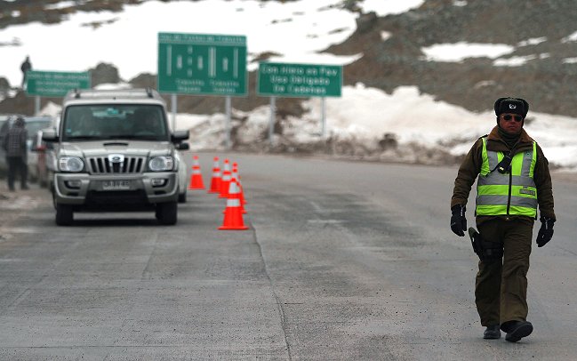 Aludes en lado argentino obligaron a cerrar el Paso Los Libertadores