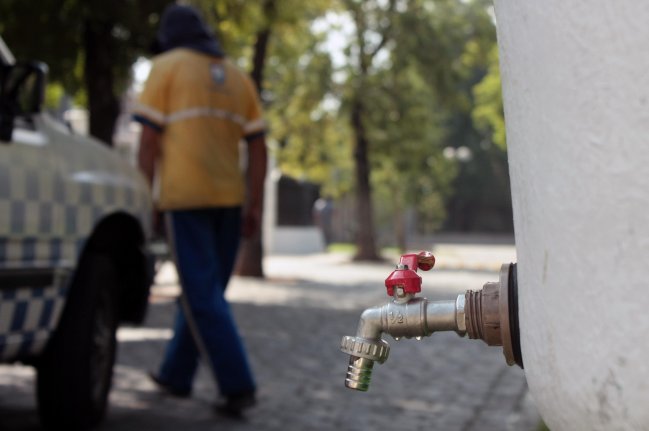 Directora del Trabajo (s): Empresas no pueden funcionar sin agua