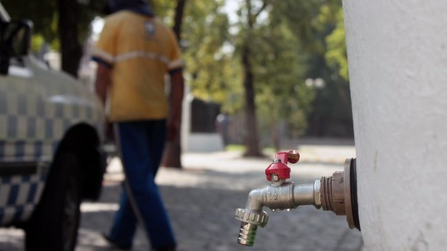Directora del Trabajo (s): Empresas no pueden funcionar sin agua