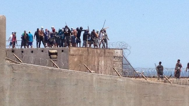 Reos protagonizan motín en cárcel de Antofagasta