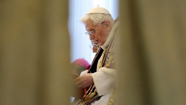 Benedicto XVI se retirará a un convento tras dejar su cargo