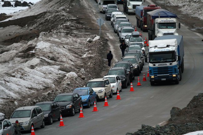 Camioneros: Tenemos cargas de pañales, azúcar y plátanos que no pueden llegar a Chile