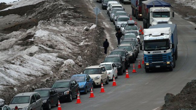 Camioneros: Tenemos cargas de pañales, azúcar y plátanos que no pueden llegar a Chile