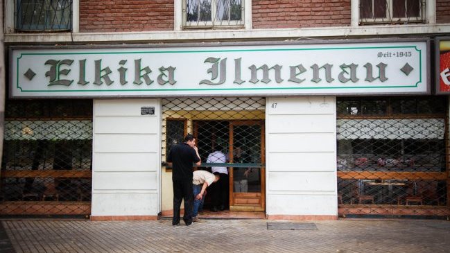 Sector gastronómico demandará a Aguas Andinas para exigir una indemnización