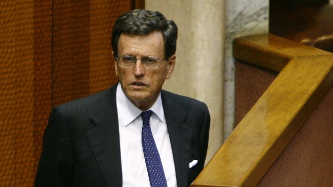 Carlos Larraín y críticas a Bachelet : Es natural que responda de sus acciones políticas